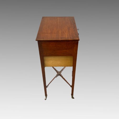 GEORGIAN MAHOGANY NEEDLEWORK TABLE - ADDITIONAL PHOTO 5
