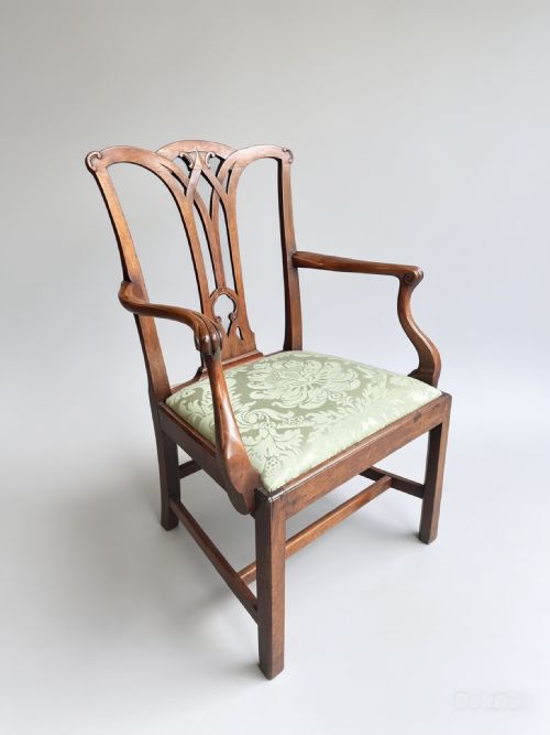 18TH CENTURY CHIPPENDALE DESIGN ARMCHAIR