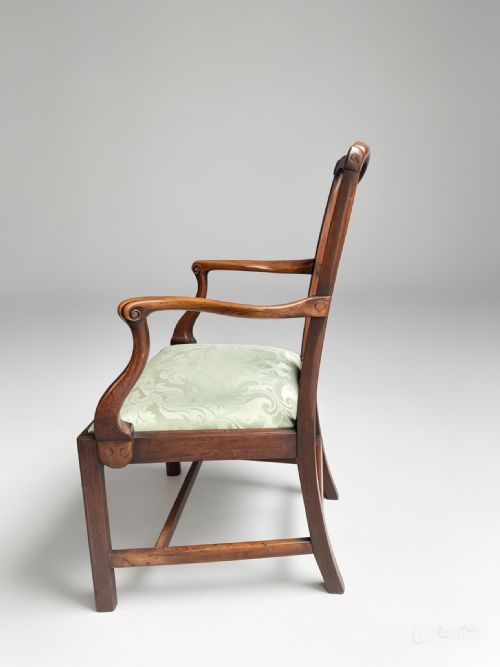 18TH CENTURY CHIPPENDALE DESIGN ARMCHAIR - ADDITIONAL PHOTO 3