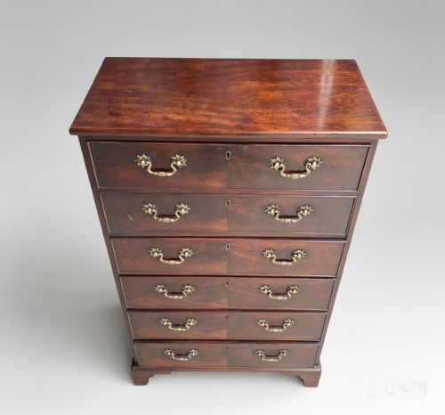 18TH CENTURY TALL AND SHALLOW SECRETAIRE CHEST OF DRAWERS - ADDITIONAL PHOTO 3