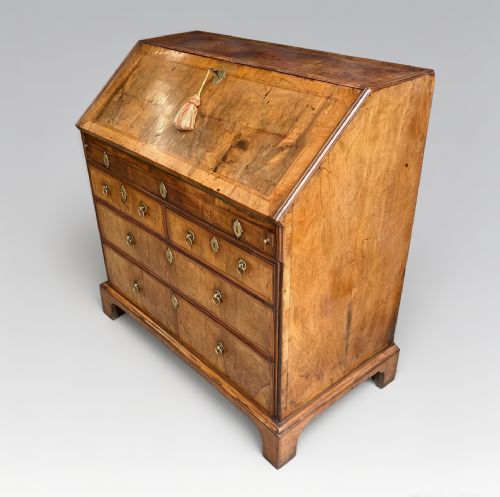 GEORGE II PERIOD BURR WALNUT BUREAU - ADDITIONAL PHOTO 4
