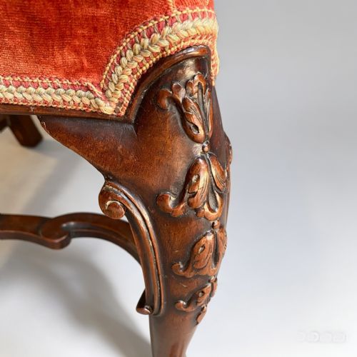 PAIR OF GEORGE II STYLE UPHOLSTERED AND CARVED WALNUT SIDE CHAIRS - ADDITIONAL PHOTO 8
