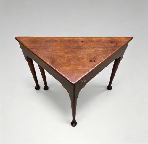 GEORGE II PERIOD MAHOGANY ENVELOPEHANKERCHIEF OR CORNER TEA TABLE