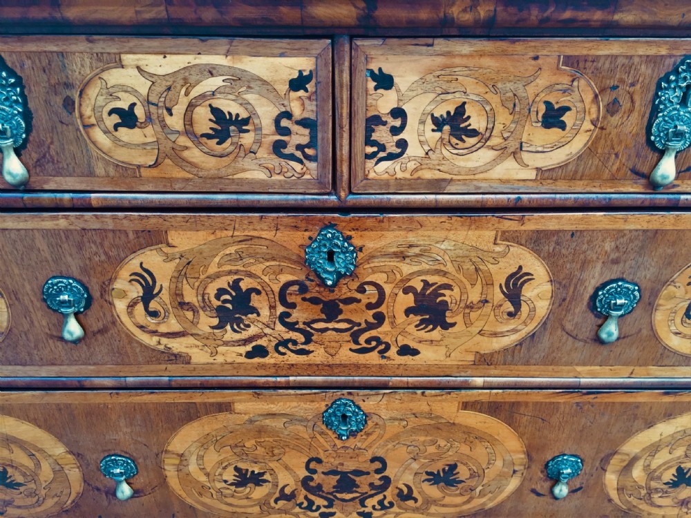 Fine Queen Anne seaweed marquetry Chest of drawers View VI