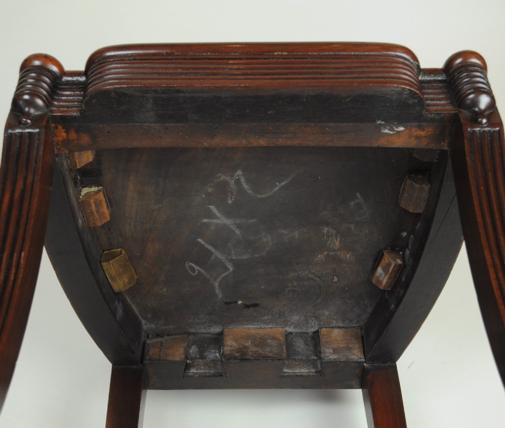 Fine quality pair of shell-back Hall Chairs attributed to Gillows View II