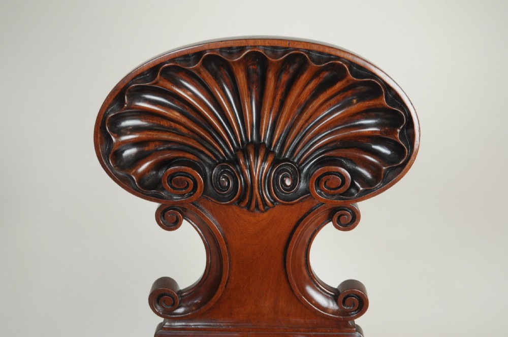 Fine quality pair of shell-back Hall Chairs attributed to Gillows View IV