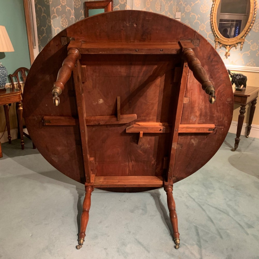 Large Pale fruitwood circular Dining Table  View VI