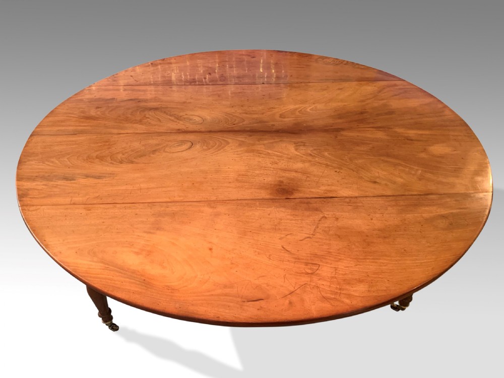 Large Pale fruitwood circular Dining Table  View VII