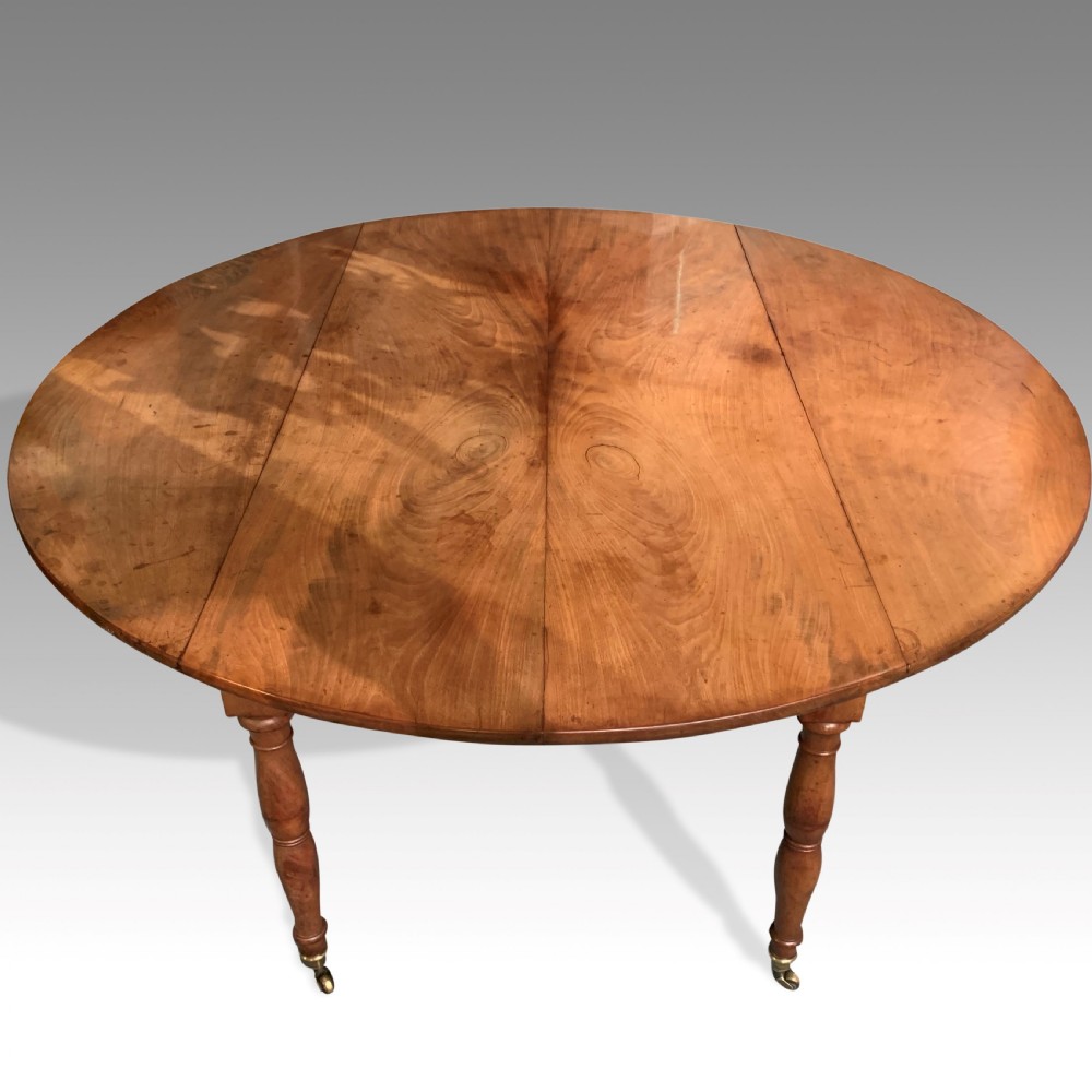 Large Pale fruitwood circular Dining Table  View IX