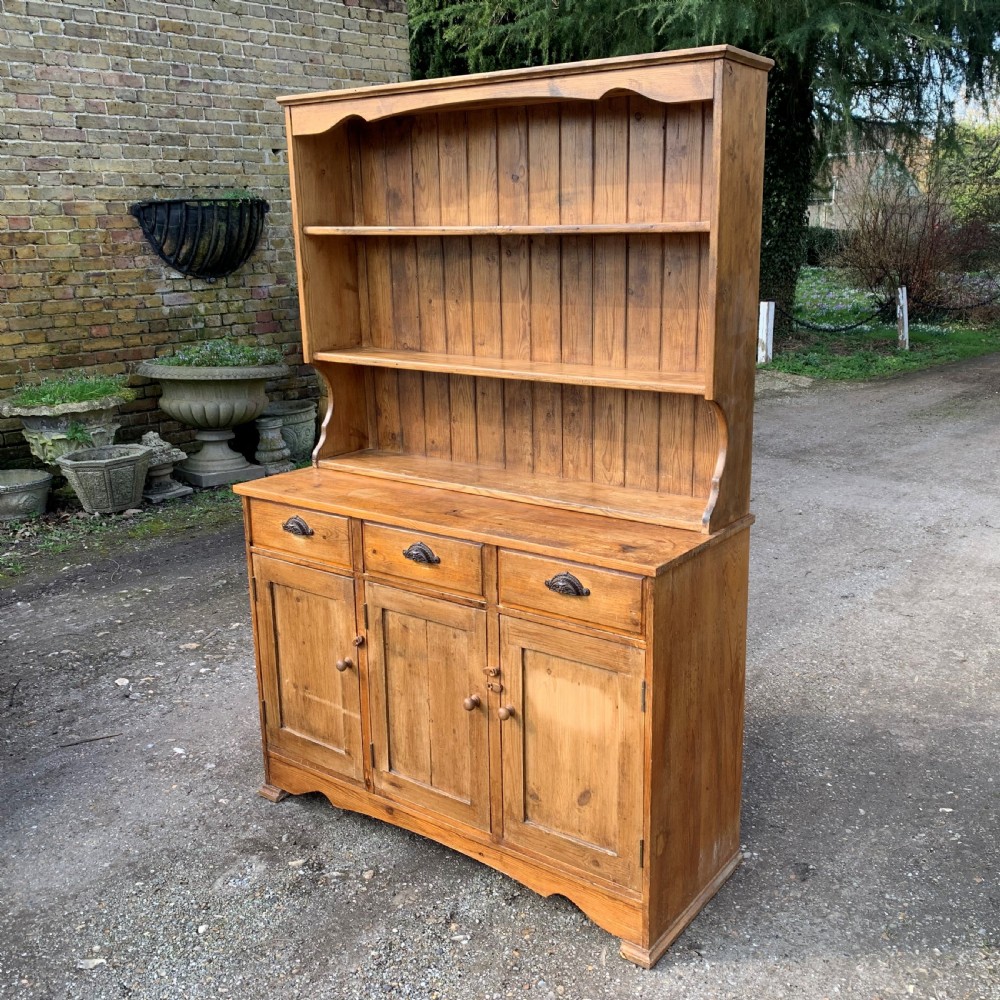 Victorian pine dresser View II