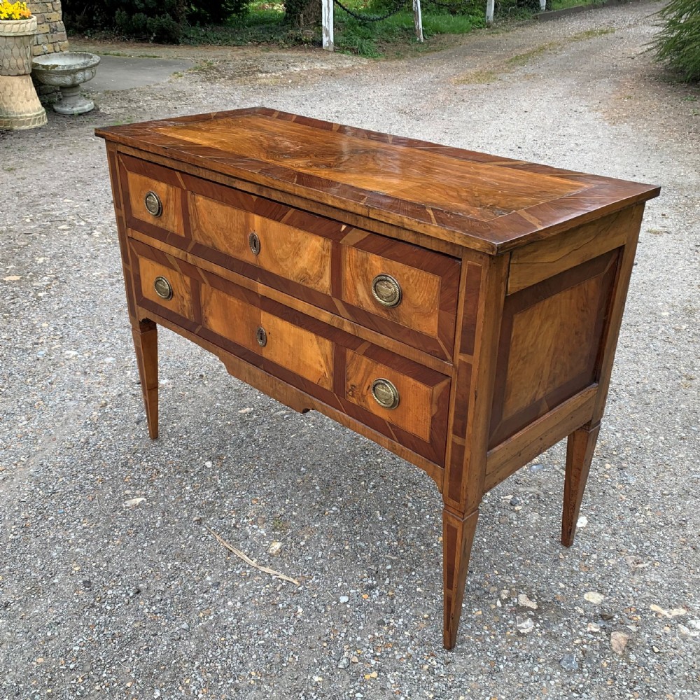 French Kingwood and Walnut Commode Chest of drawers