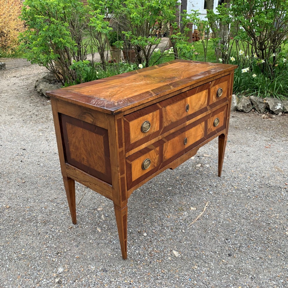 French Kingwood and Walnut Commode Chest of drawers View III