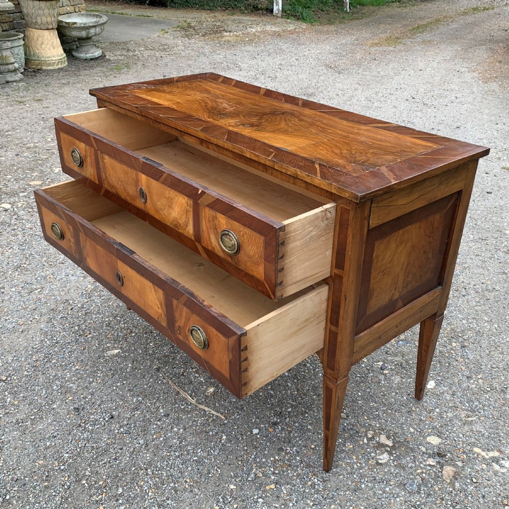 French Kingwood and Walnut Commode Chest of drawers View V