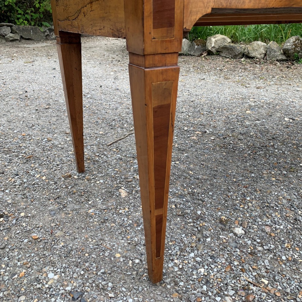 French Kingwood and Walnut Commode Chest of drawers View VIII