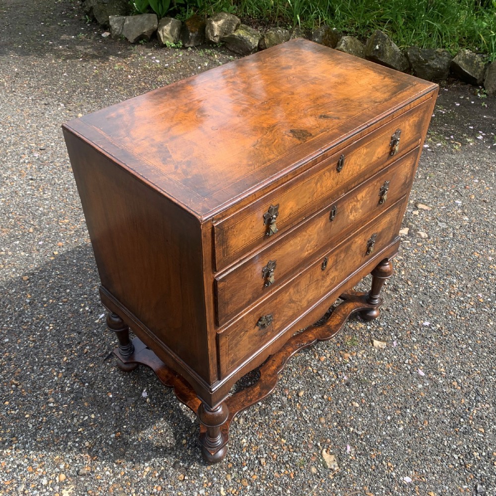 Small walnut chest of drawers View V