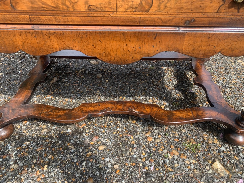 Small walnut chest of drawers View IX