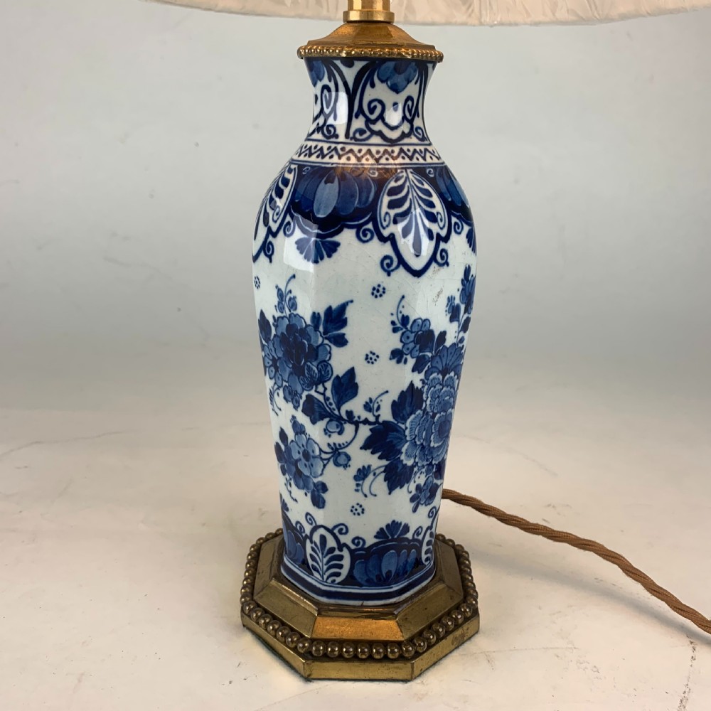 Small blue and white Delftware table lamp View IV