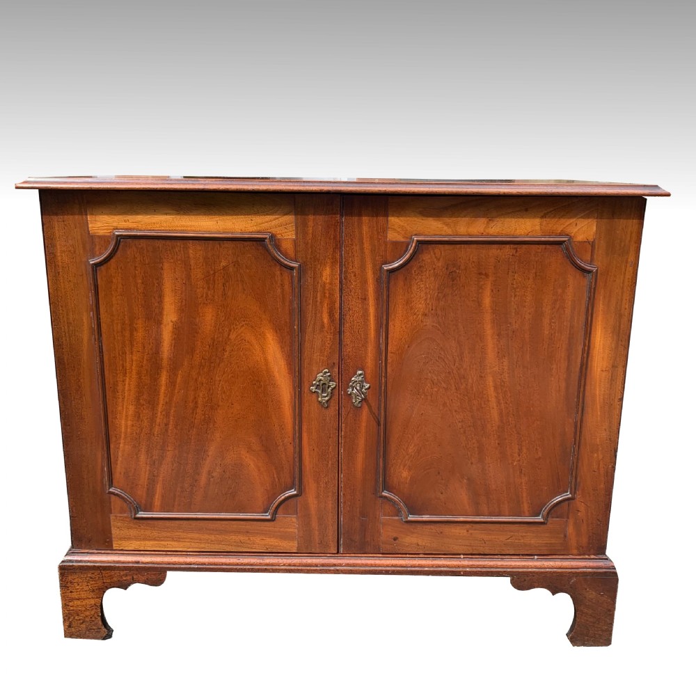 Regency mahogany two door side cabinet/low linen press View VII