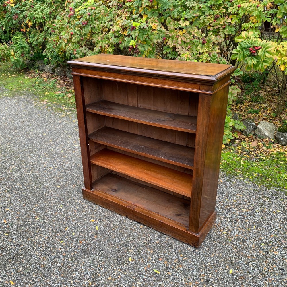 Early 19th century mahogany open bookshelves
