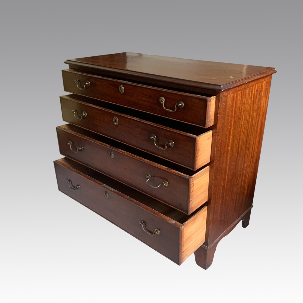 Small Georgian mahogany chest of drawers  View III