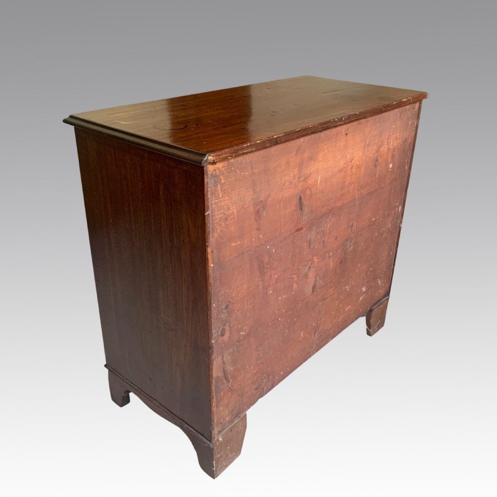 Small Georgian mahogany chest of drawers  View V