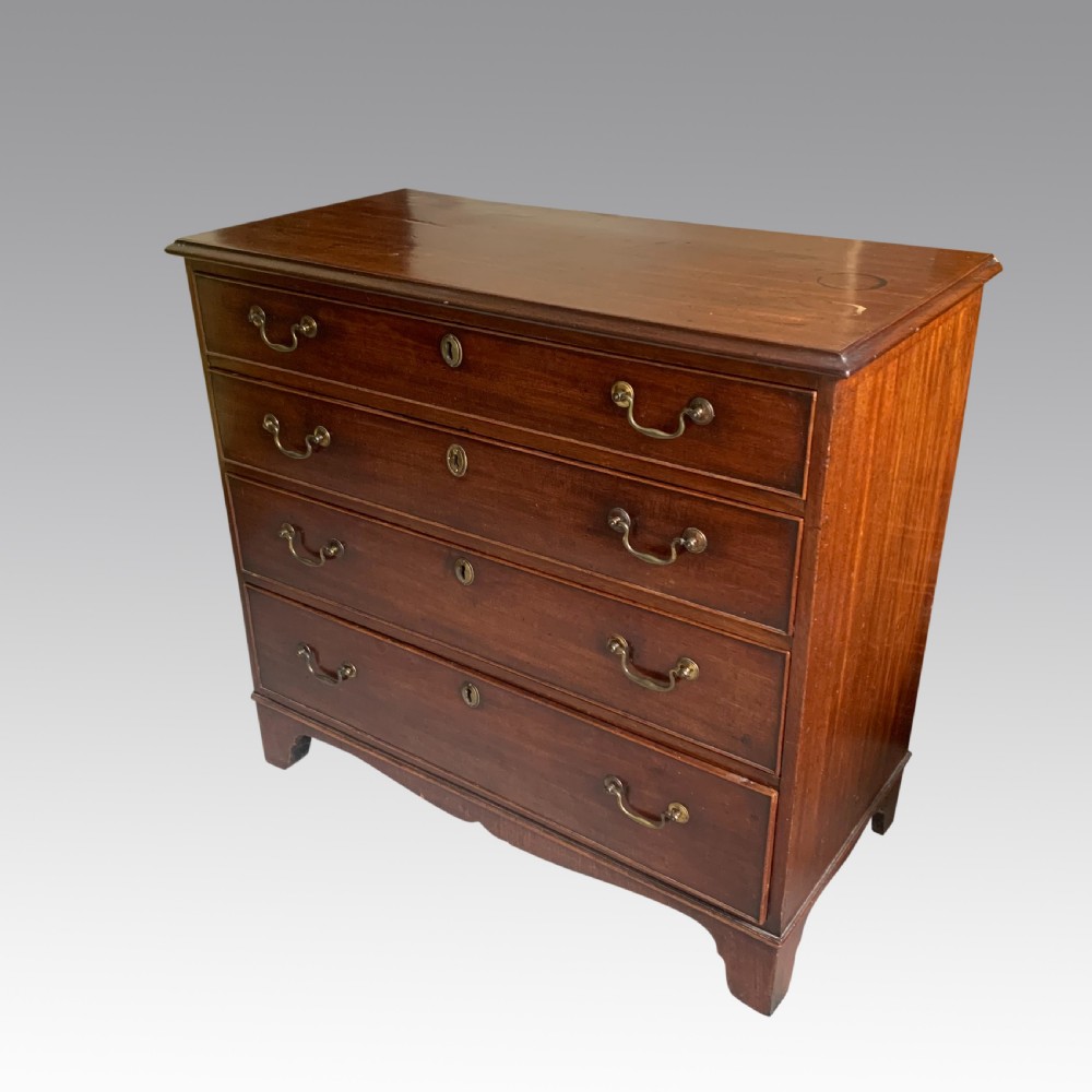 Small Georgian mahogany chest of drawers  View VI