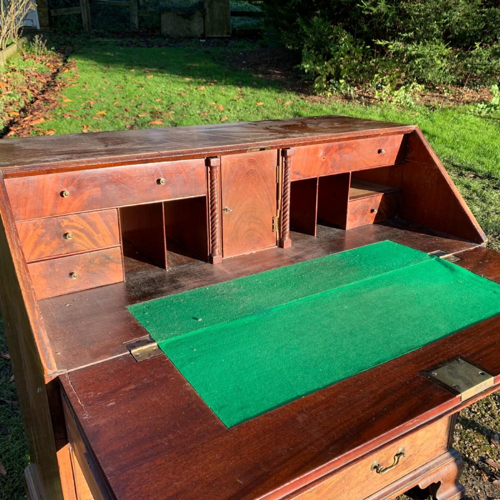 Georgian mahogany bureau with ogee feet View VII