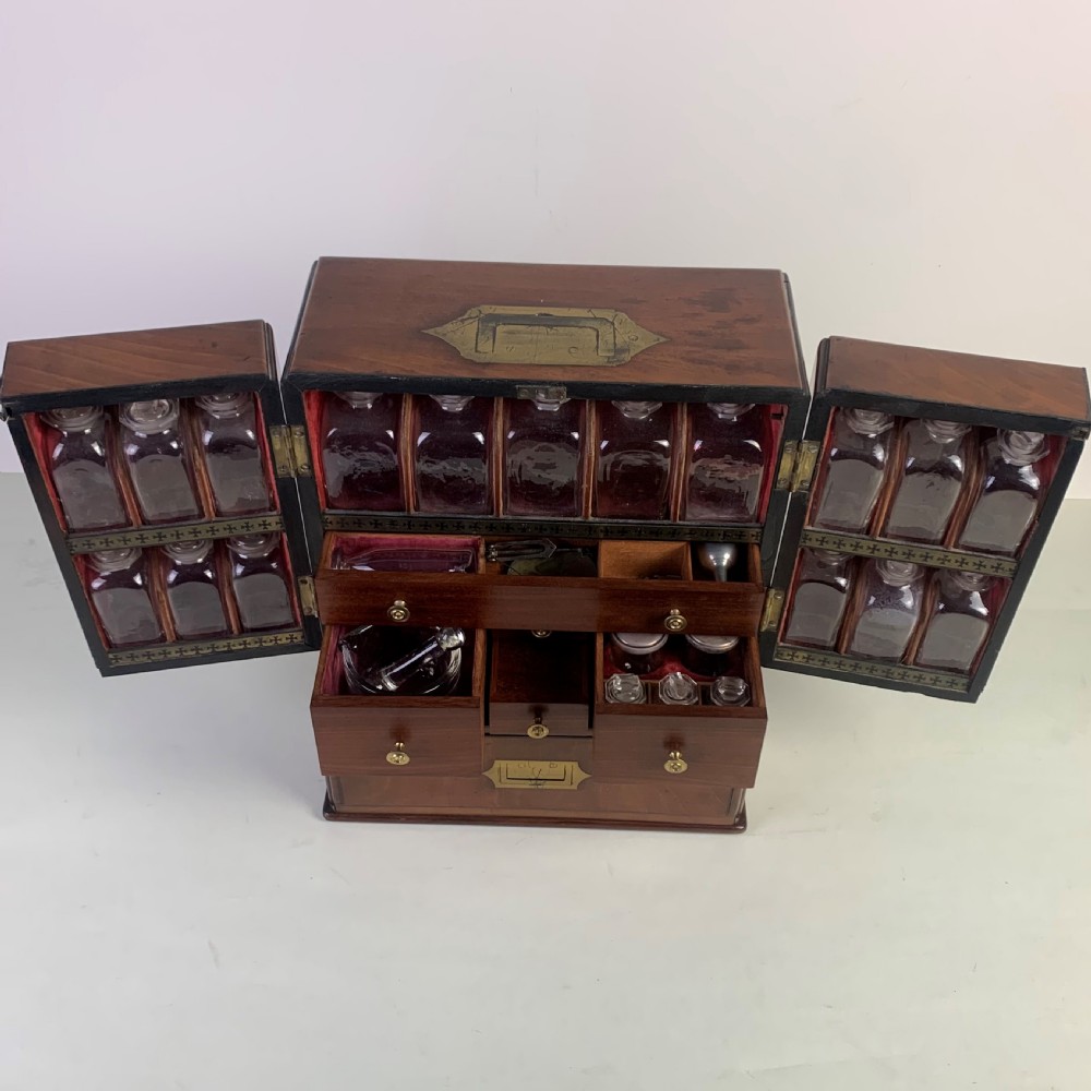 Early 19th century Physician's Apothecary/Medecine Box View II