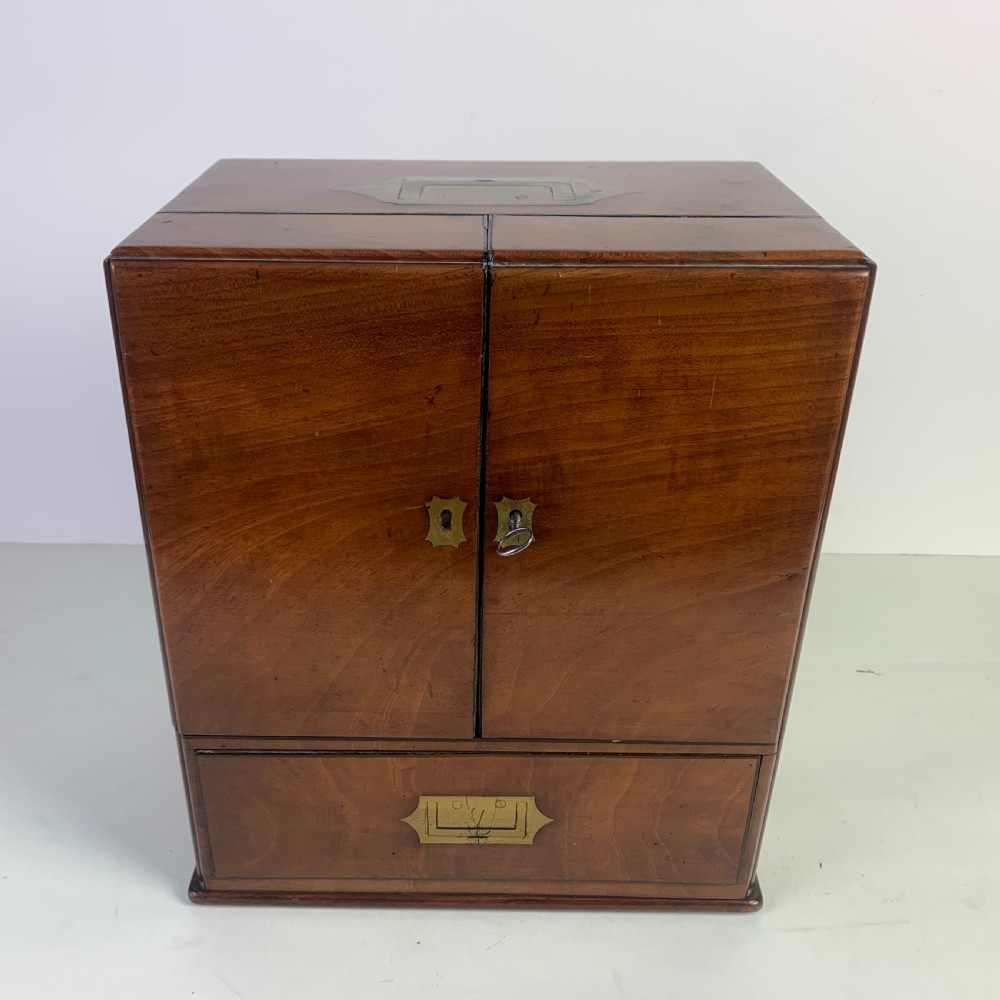 Early 19th century Physician's Apothecary/Medecine Box View V