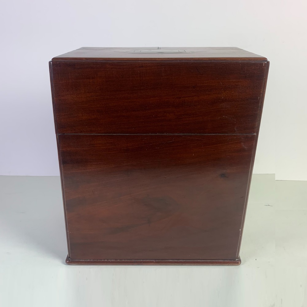 Early 19th century Physician's Apothecary/Medecine Box View VII