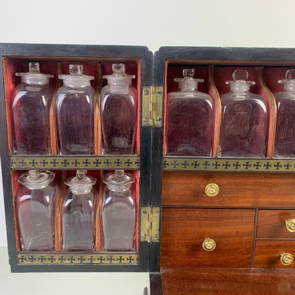 Early 19th century Physician's Apothecary/Medecine Box View VIII