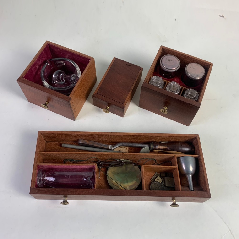 Early 19th century Physician's Apothecary/Medecine Box View IX