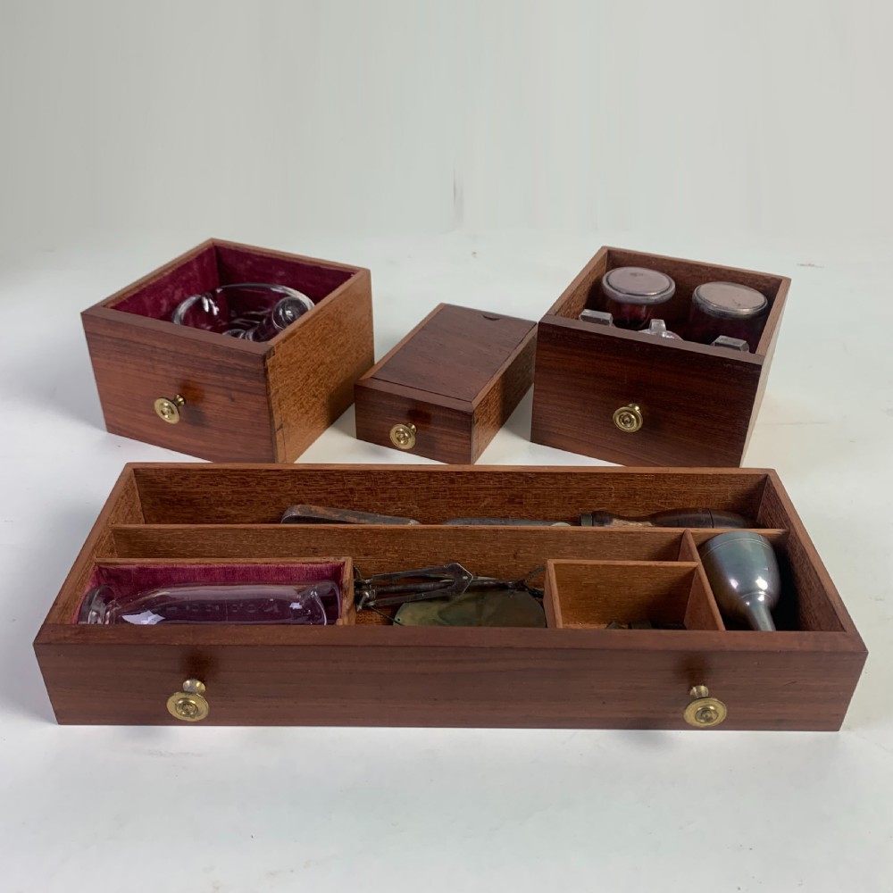 Early 19th century Physician's Apothecary/Medecine Box View X