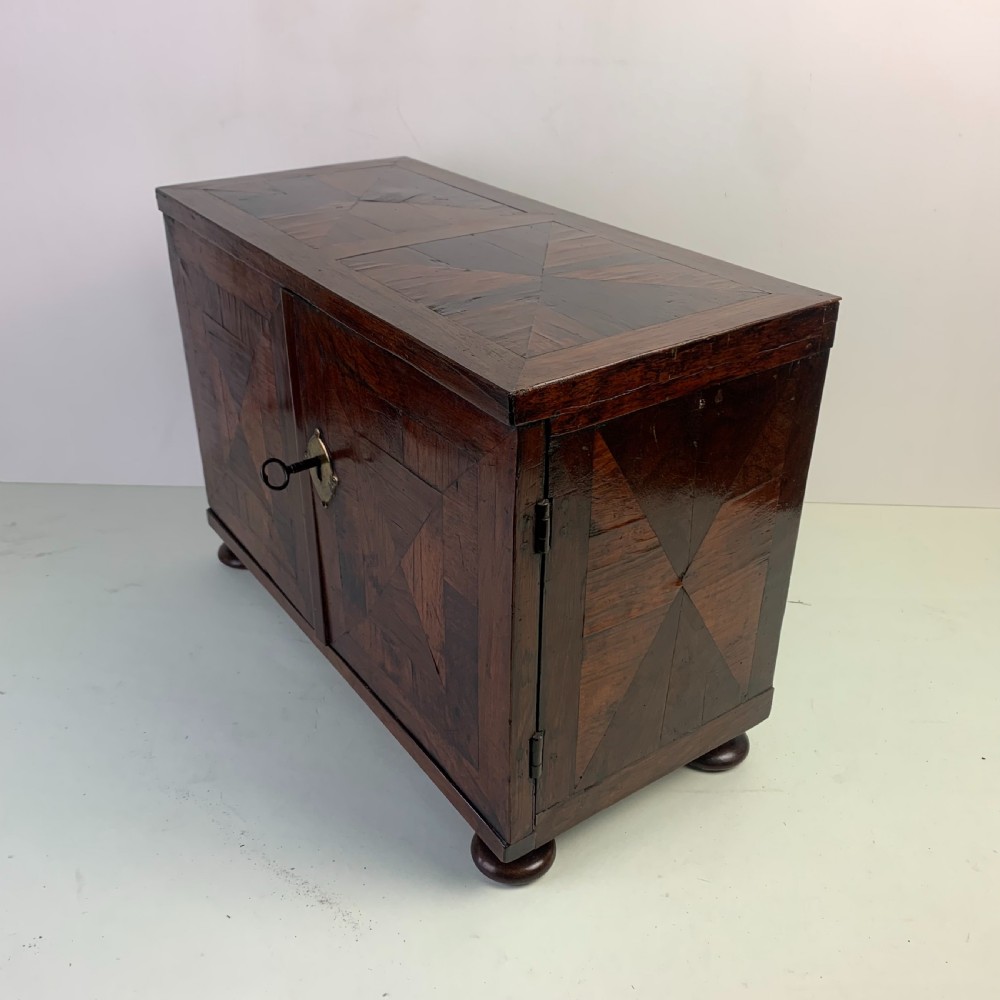 George I Rosewood Table/Spice cabintet View IV