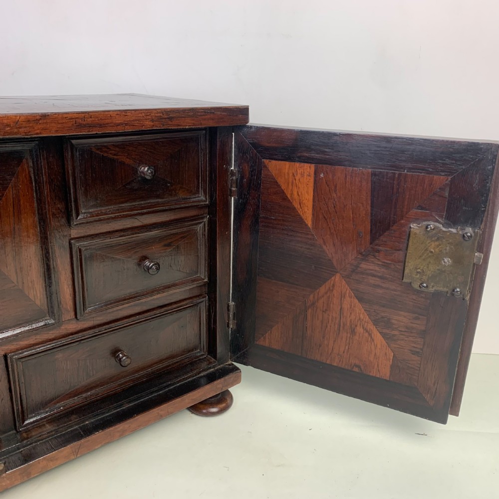 George I Rosewood Table/Spice cabintet View VIII