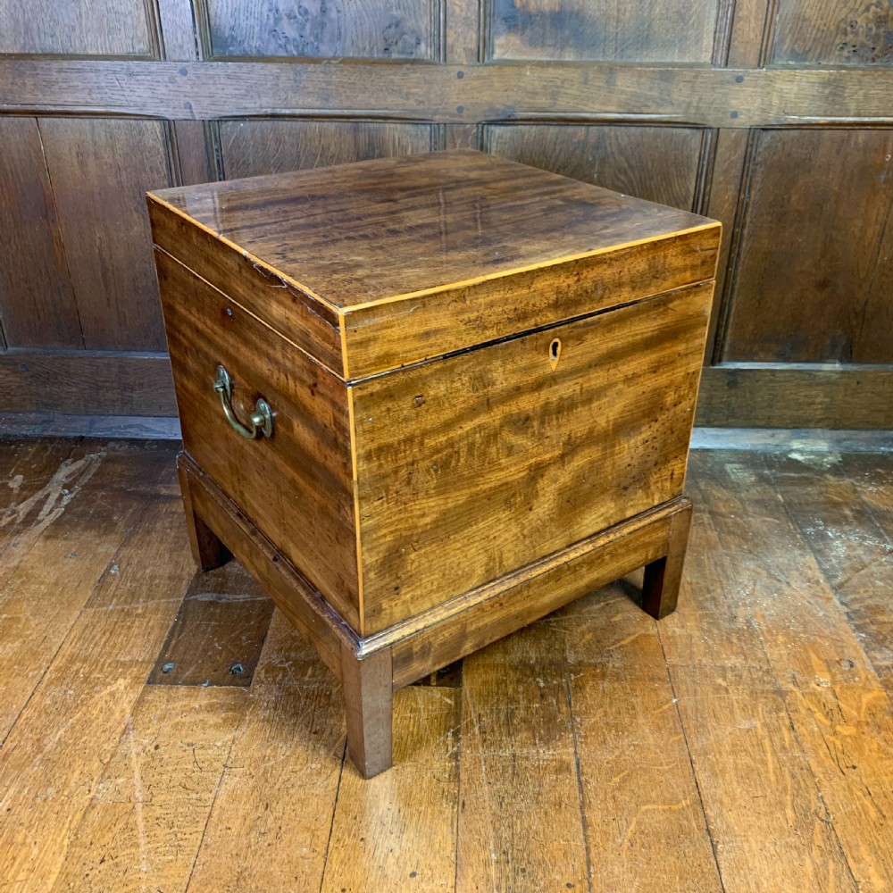 Late 18th century mahogany box cellerette 