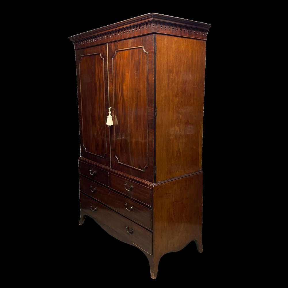 Georgian mahogany Linen Press Wardrobe Cupboard View II