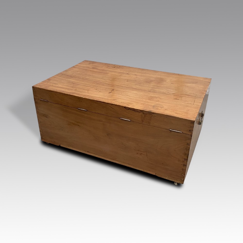 Large/Oversized Camphor MilitaryCampaign Trunk/Chest/Box View III