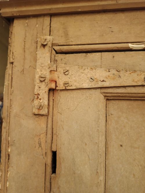 GEORGIAN PAINTED PINE HOUSEKEEPERS CUPBOARD - ADDITIONAL PHOTO 3