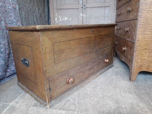 PAINTED PINE MULE CHEST EARLY 19TH CENTURY - ADDITIONAL PHOTO 1