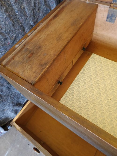 PAINTED PINE MULE CHEST EARLY 19TH CENTURY - ADDITIONAL PHOTO 5