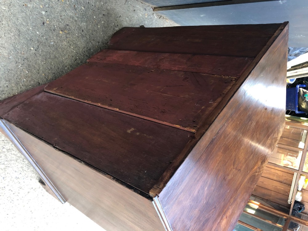 Caddy top mahogany bachelors chest with slide. View IX