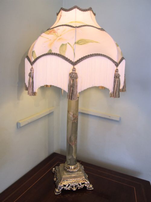 Victorian Onyx Light