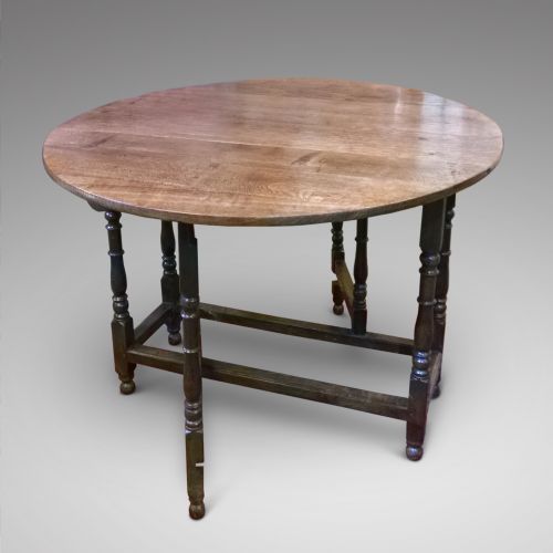 Early 18th Century Oak Gate Leg Table