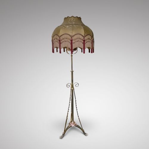 Arts and Crafts Brass Extending Standard Oil Lamp