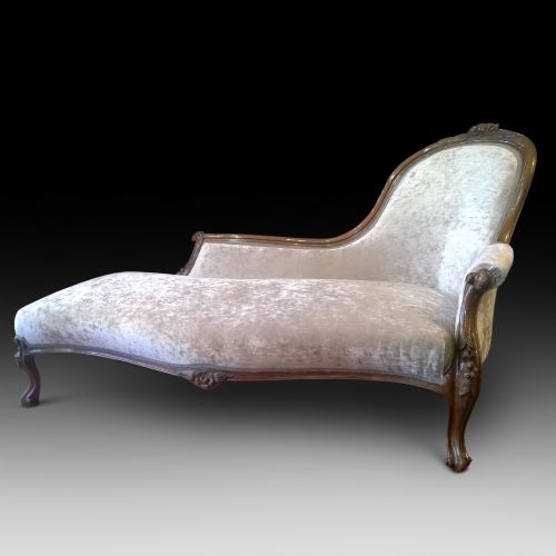 Victorian Walnut Chaise Longue