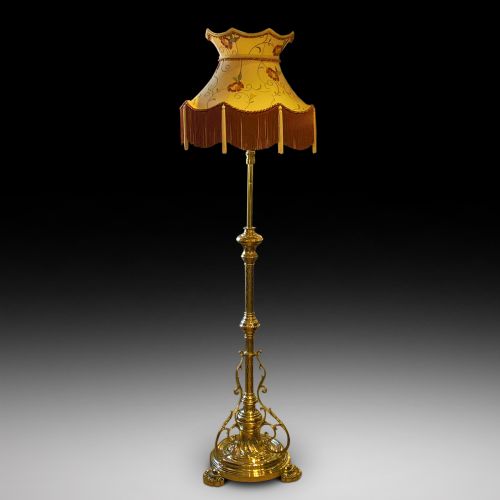 Victorian Brass Extendable Standard Oil Lamp