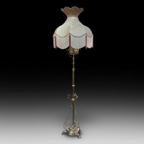 Victorian Brass Extending Oil Lamp