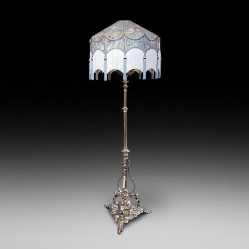 Victorian Brass Extending Oil Standard Lamp