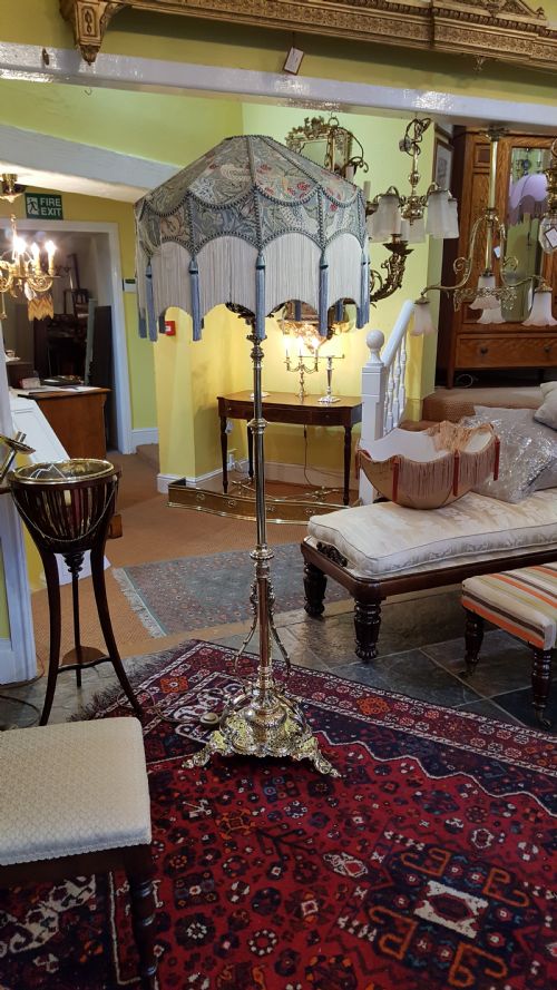 fig 1. Victorian brass extending oil standard lamp